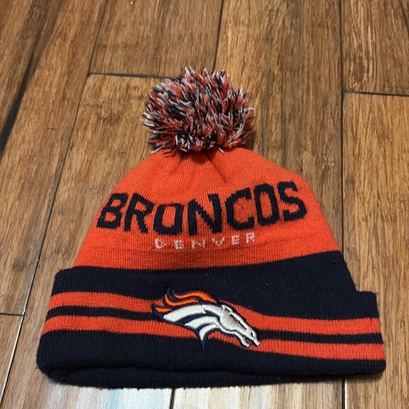 Denver Broncos 🐴 New Era Beanie NFL Football One Size - Picture 2 of 5